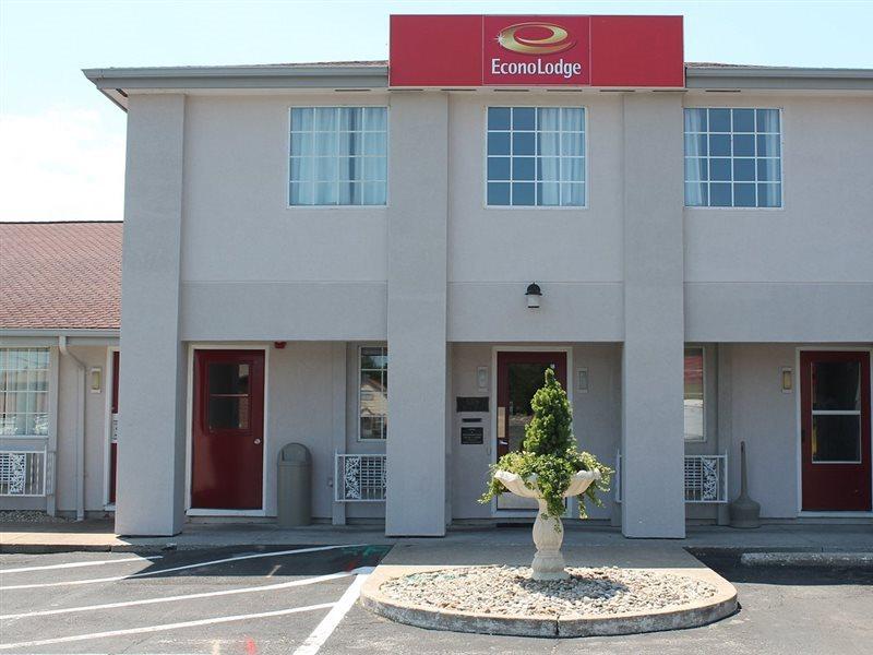 Econo Lodge Inn & Suites South Sandusky Exterior photo